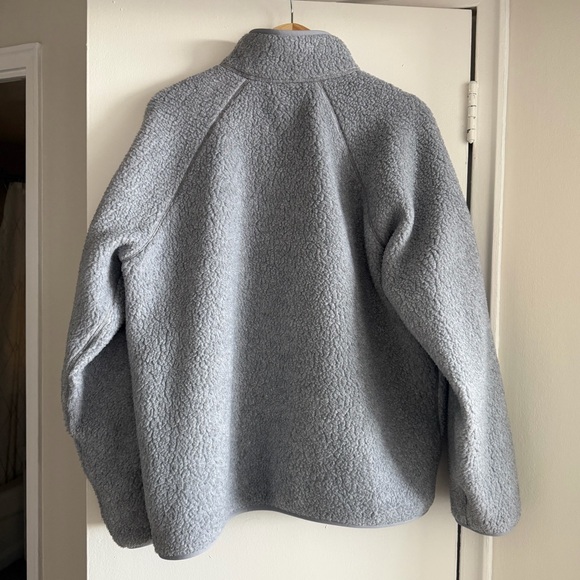 Aritzia TNA Fleece in Light Grey - Picture 2 of 4